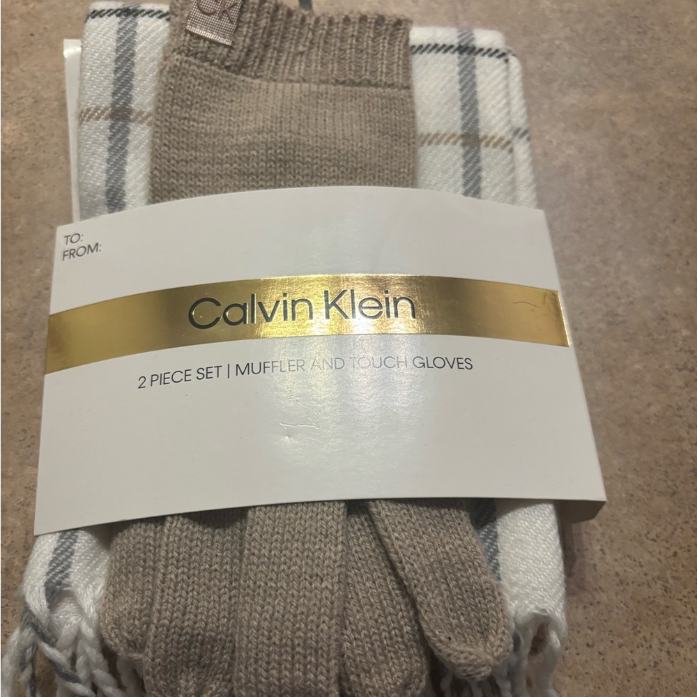 Calvin klein muffler and touch gloves
